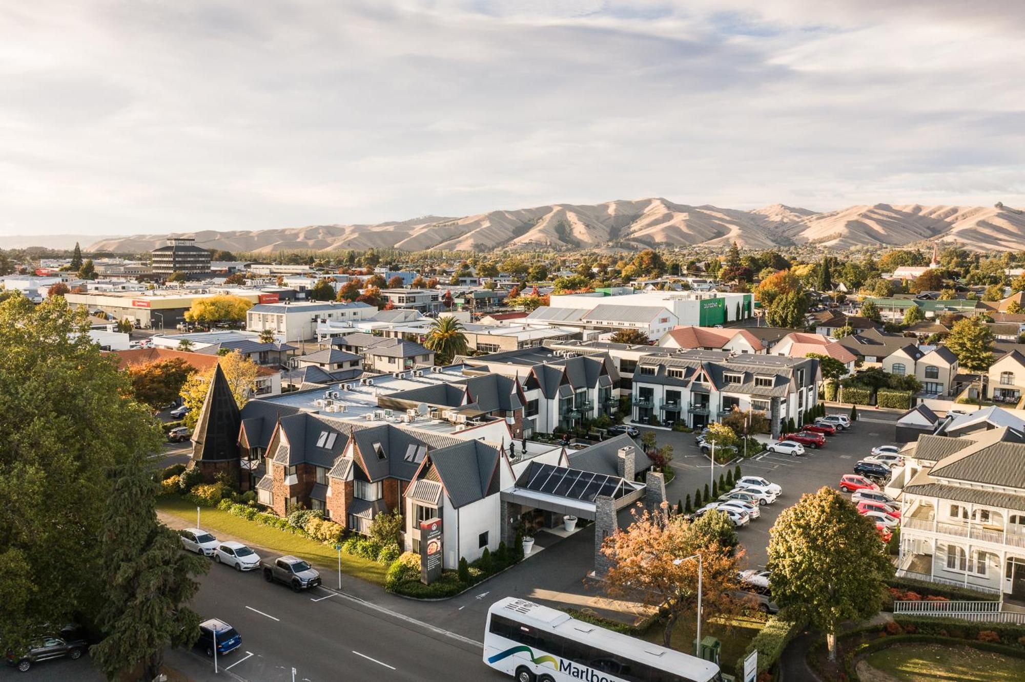 Carnmore Chateau Marlborough Blenheim Exterior foto Aerial view of the town centre