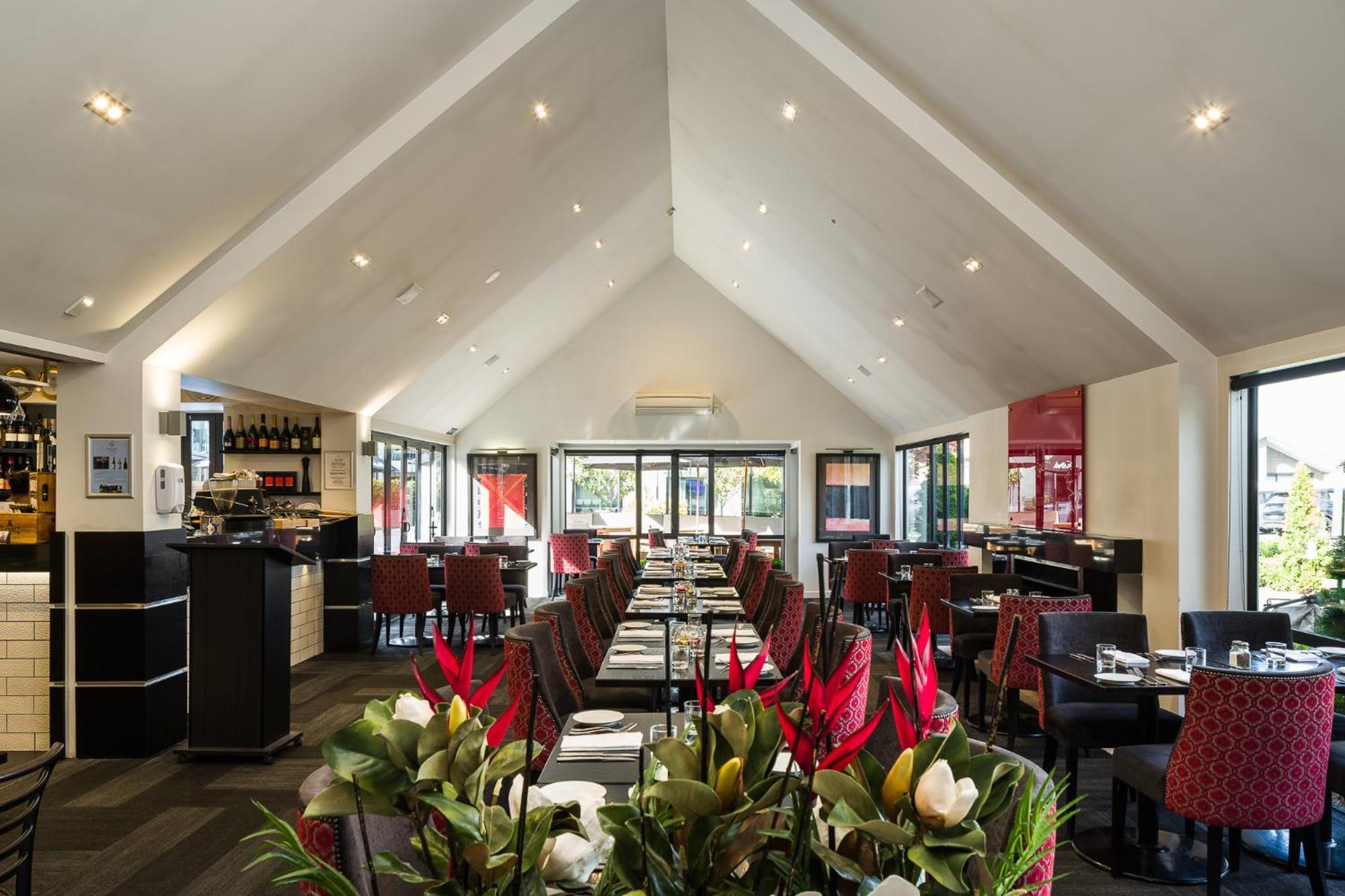 Carnmore Chateau Marlborough Blenheim Exterior foto The restaurant at the hotel