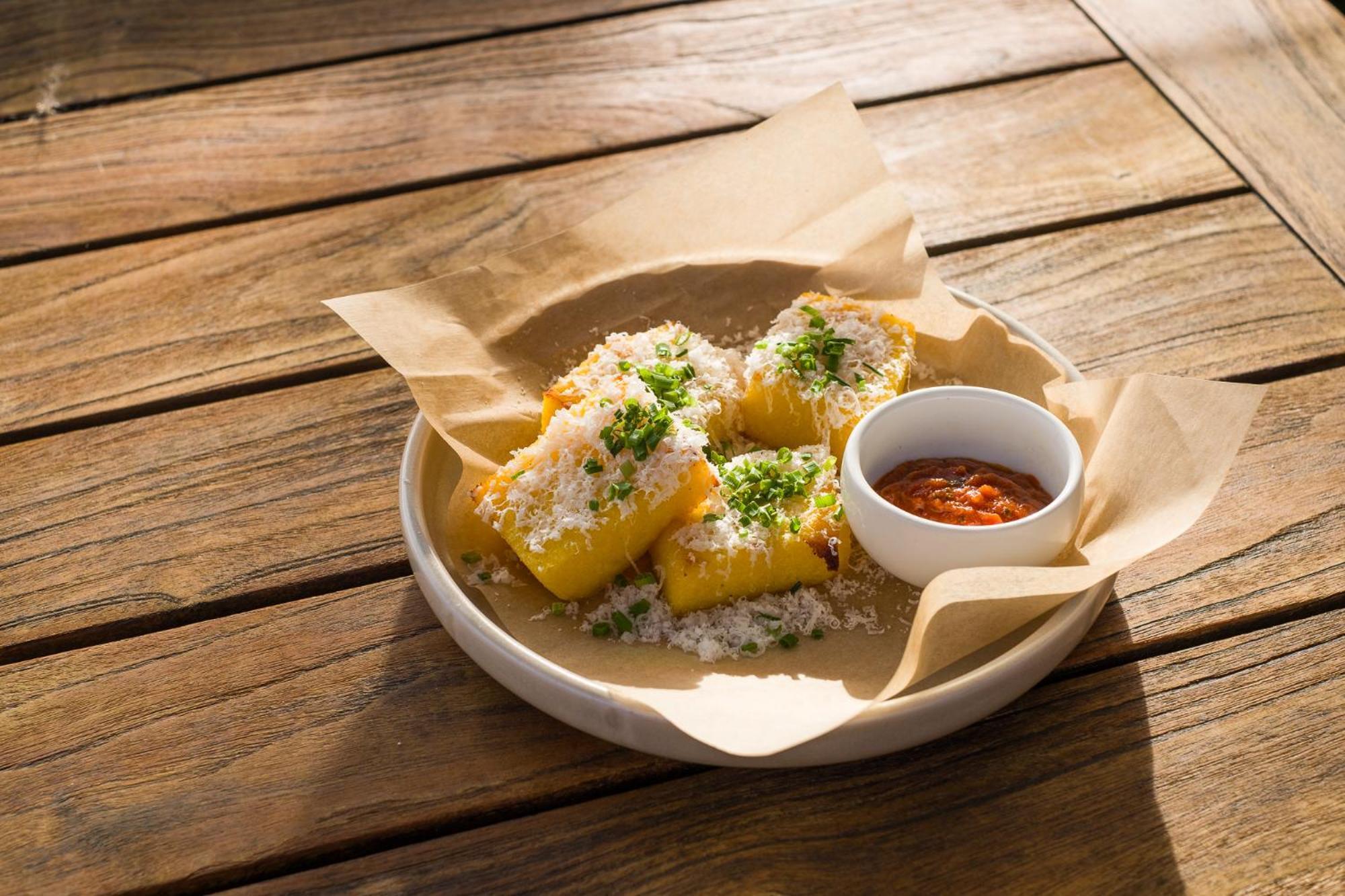 Carnmore Chateau Marlborough Blenheim Exterior foto A plate of yuca frita